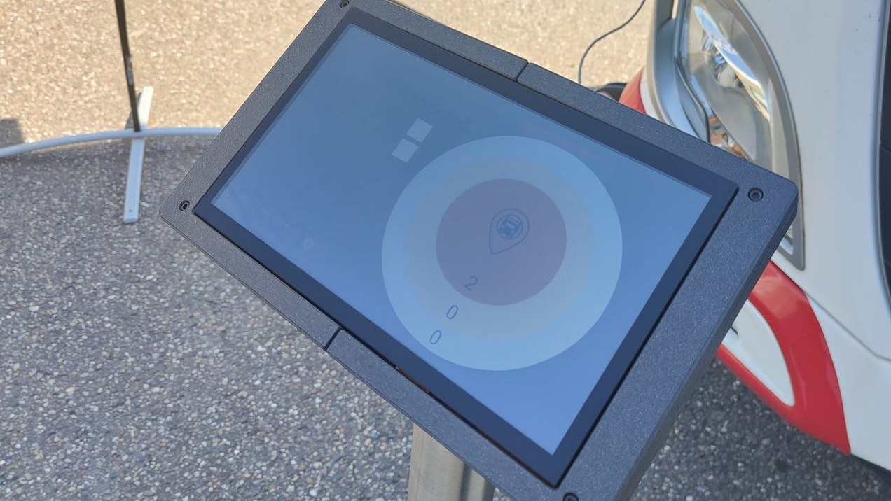 tablet met dasboard informatie voor chauffeur
